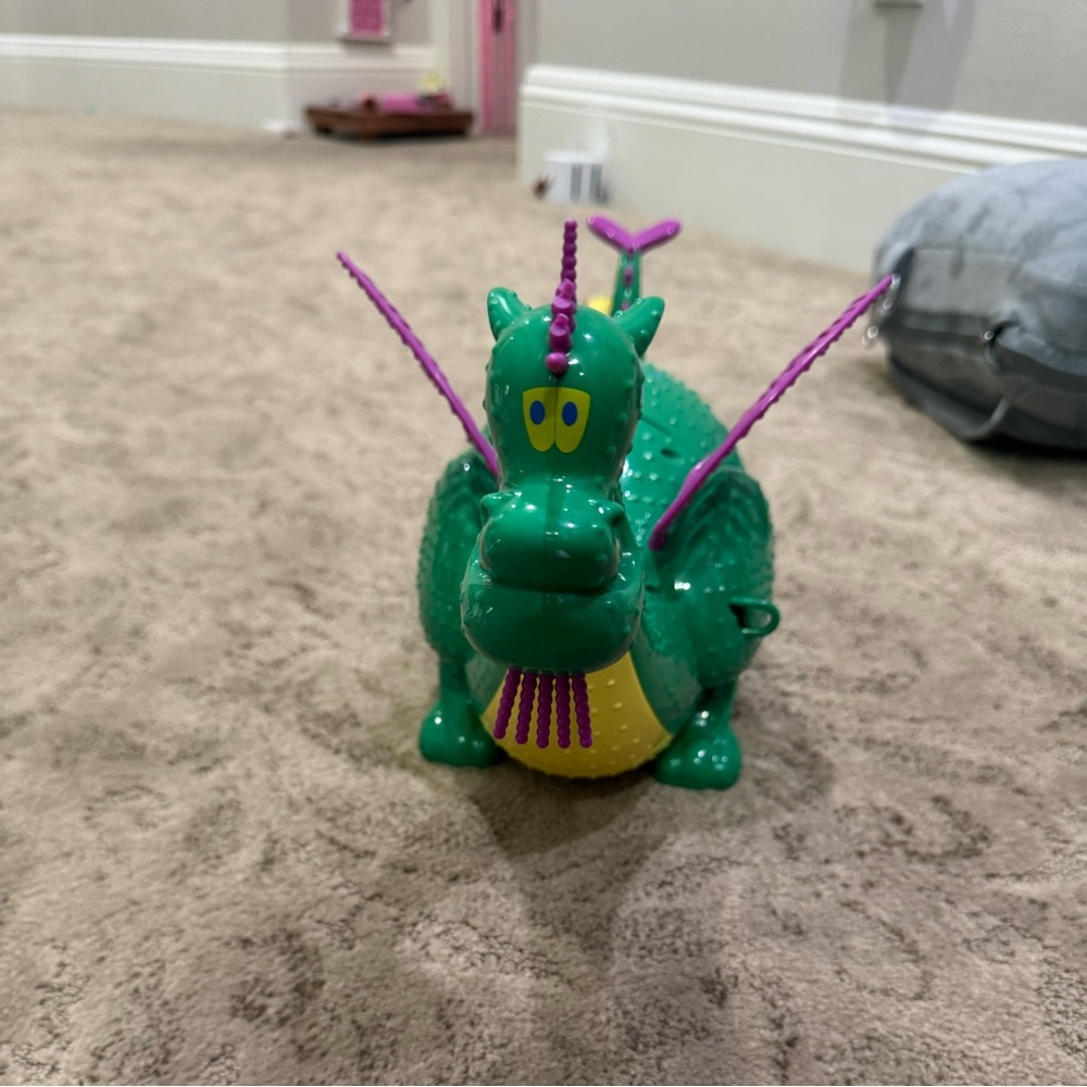 Disney Elliott Popcorn Dragon basket
